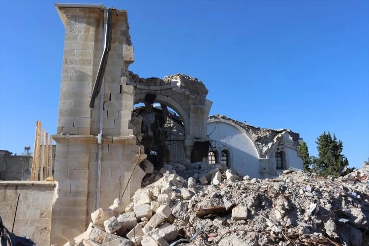 Kahramanmaraş merkezli depremlerden etkilenen Adıyaman'da, tarihi Ulu Cami'nin restorasyon çalışmaları başladı