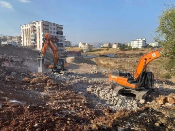 Kaymakam Partal; “Besni’ye 5 Yıldızlı Öğretmenevi'nin Temelini Atıyoruz”