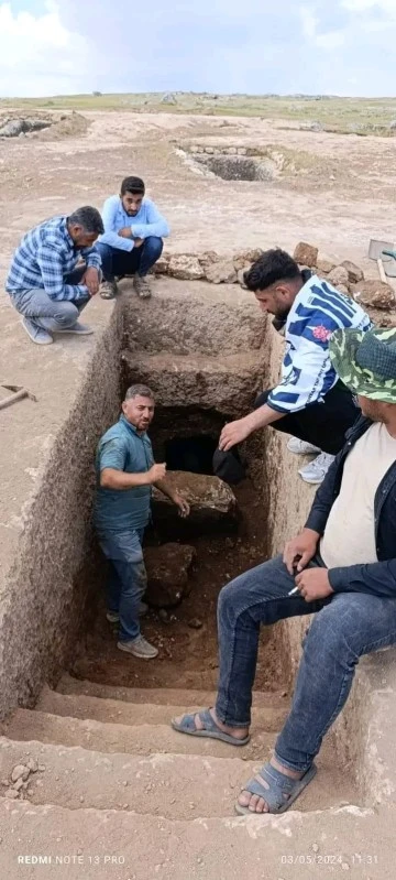 TURUŞ KAYA MEZARLARINDA YENİ MAĞARALAR GÜN YÜZÜNE ÇIKIYOR.