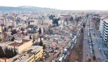 UYANDIĞIMIZDA TAM BİR KIYAMET SABAHIYDI NE BİZ NE DE ŞEHRİMİZ YERİNDE DURUYORDU!